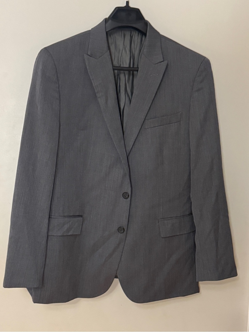 Egara Men's Charcoal Gray Two-Button Suit Blazer